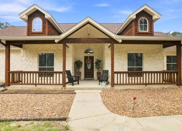 316  Governors Dr, Floresville, TX 78114 — photo 2