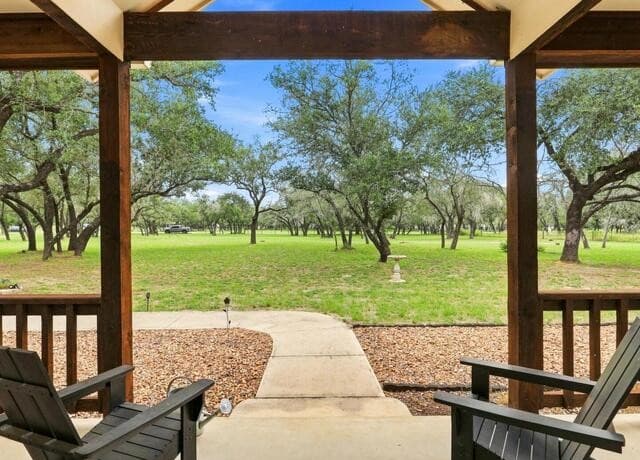 316  Governors Dr, Floresville, TX 78114 — photo 3
