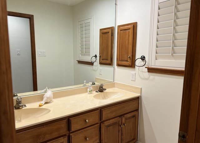 4307  Shavano Woods St, San Antonio, TX 78249 — photo 8