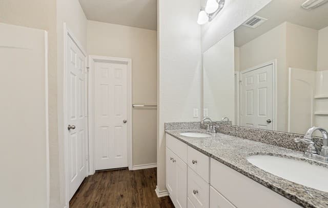 6831  Freedom Hls, San Antonio, TX 78242 — photo 13