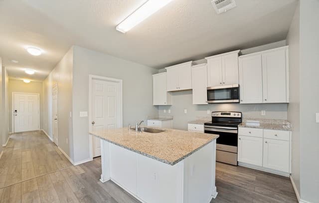 6831  Freedom Hls, San Antonio, TX 78242 — photo 4