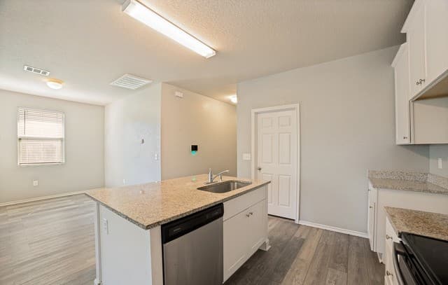 6831  Freedom Hls, San Antonio, TX 78242 — photo 6