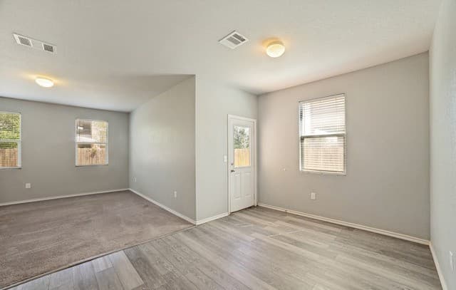 6831  Freedom Hls, San Antonio, TX 78242 — photo 7