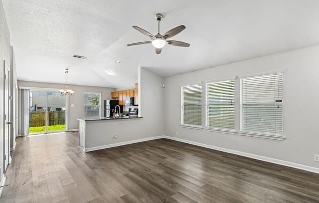 3318  Barrel Pass, San Antonio, TX 78245 — photo 6