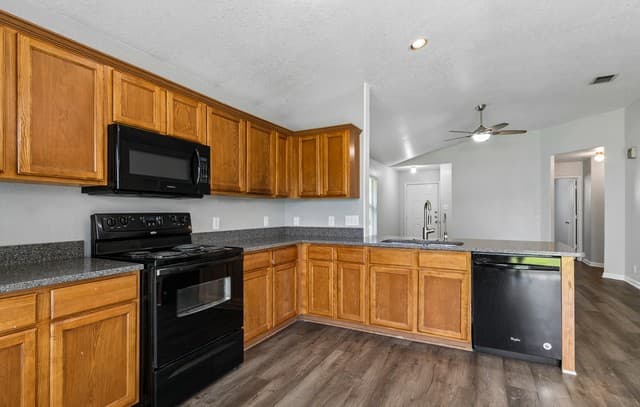 3318  Barrel Pass, San Antonio, TX 78245 — photo 9