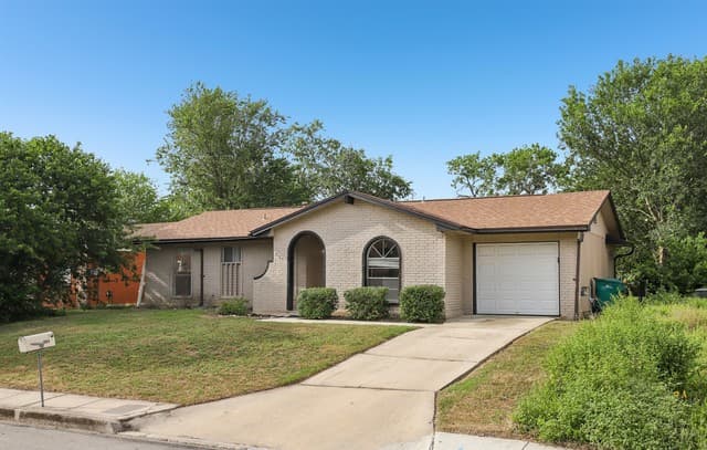 529  Willow Dr, Converse, TX 78109 — photo 2