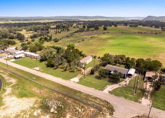 1448  Private Road 1518, Bandera, TX 78003 — photo 25