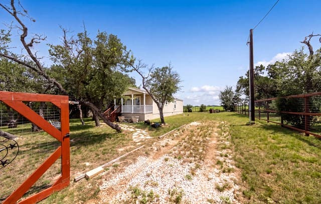 1448  Private Road 1518, Bandera, TX 78003 — photo 5