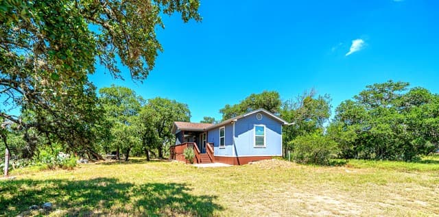 8579  Whartons Dock, Bandera, TX 78003 — photo 2
