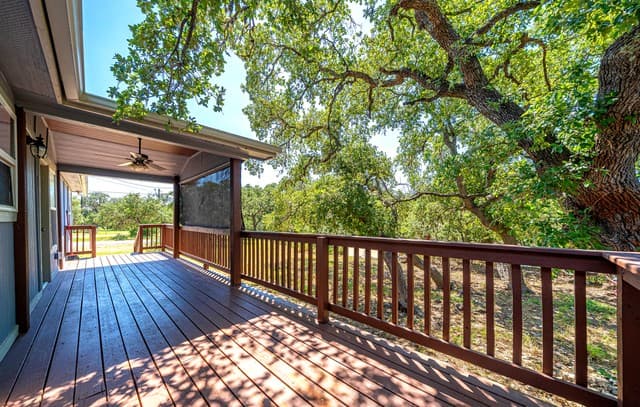 8579  Whartons Dock, Bandera, TX 78003 — photo 4