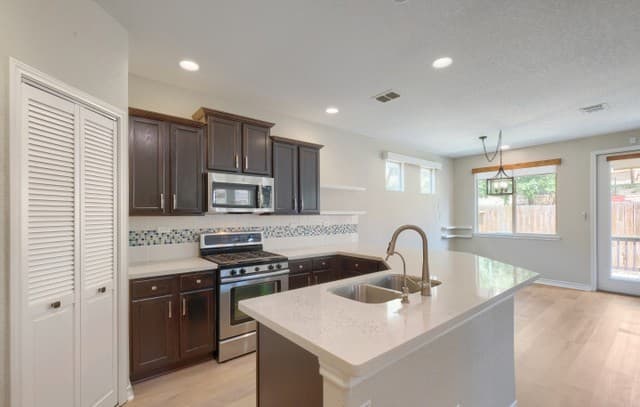 21719  Andrews Gdn, San Antonio, TX 78258 — photo 7