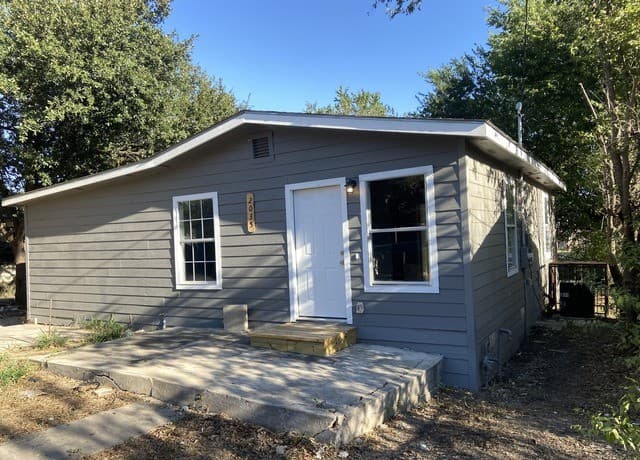 2035  Lyons St, San Antonio, TX 78207 — photo 14