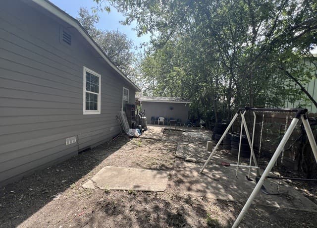 2035  Lyons St, San Antonio, TX 78207 — photo 15