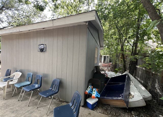 2035  Lyons St, San Antonio, TX 78207 — photo 17