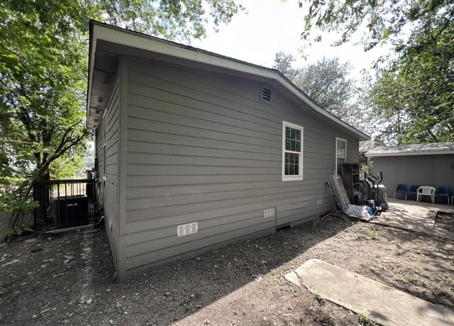 2035  Lyons St, San Antonio, TX 78207 — photo 19