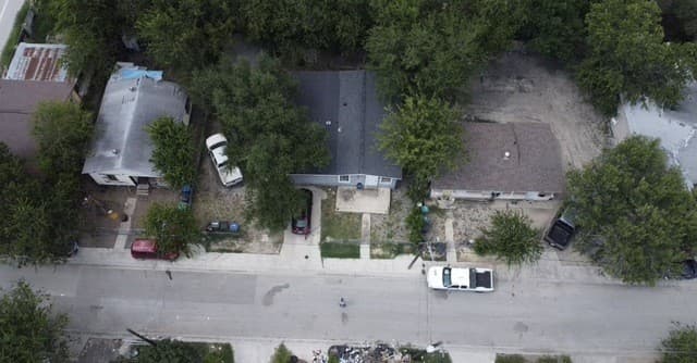 2035  Lyons St, San Antonio, TX 78207 — photo 2