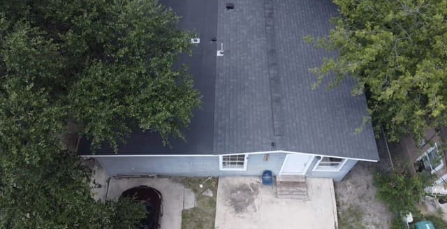2035  Lyons St, San Antonio, TX 78207 — photo 3