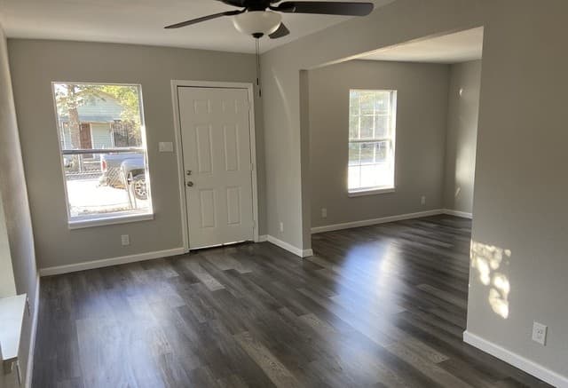 2035  Lyons St, San Antonio, TX 78207 — photo 5