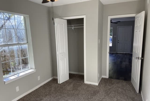 2035  Lyons St, San Antonio, TX 78207 — photo 8