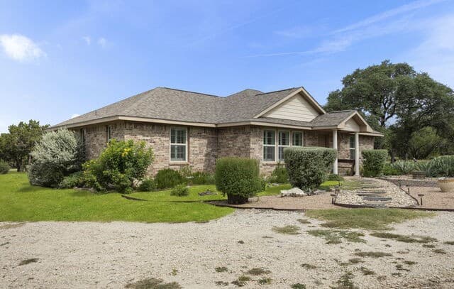 294  Mustang Pass, Bandera, TX 78003 — photo 7