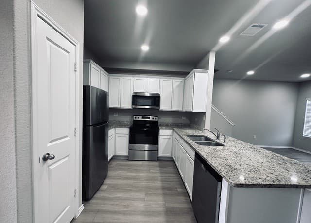 7356  Misty Ridge Dr Unit 8, Converse, TX 78109 — photo 5