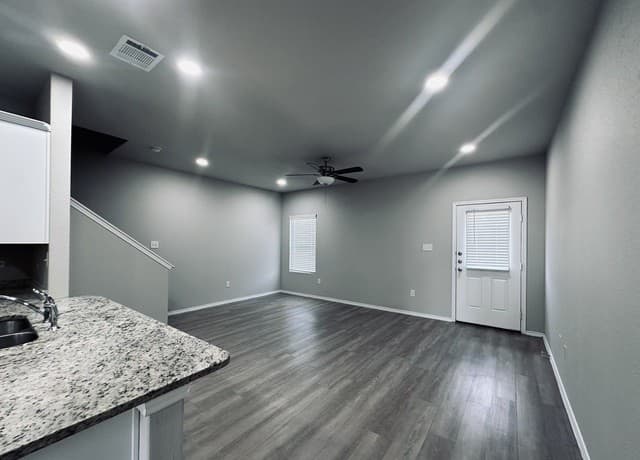 7356  Misty Ridge Dr Unit 8, Converse, TX 78109 — photo 6