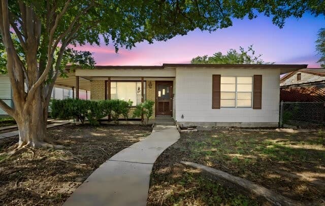 331 W Academy, San Antonio, TX 78226 — photo 2