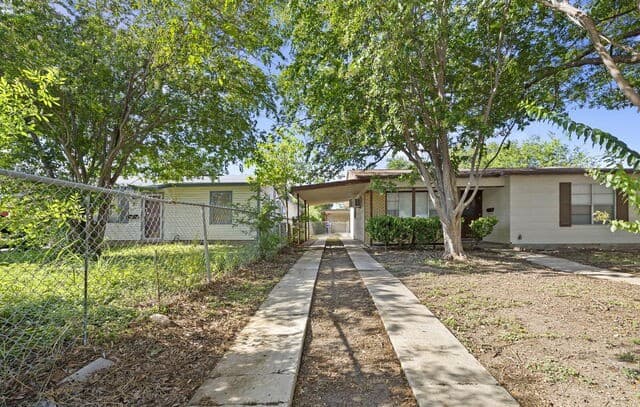 331 W Academy, San Antonio, TX 78226 — photo 4
