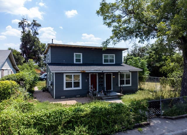 118 Compton Ave