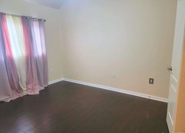 12610  Course View Dr, San Antonio, TX 78221 — photo 15