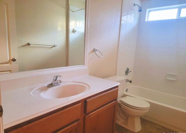 12610  Course View Dr, San Antonio, TX 78221 — photo 16