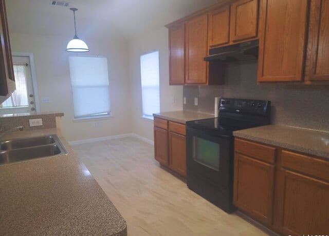 12610  Course View Dr, San Antonio, TX 78221 — photo 7