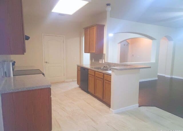 12610  Course View Dr, San Antonio, TX 78221 — photo 8