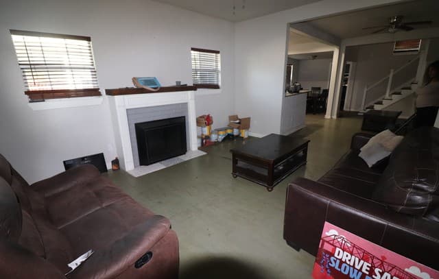 2735 E Houston St, San Antonio, TX 78202 — photo 2