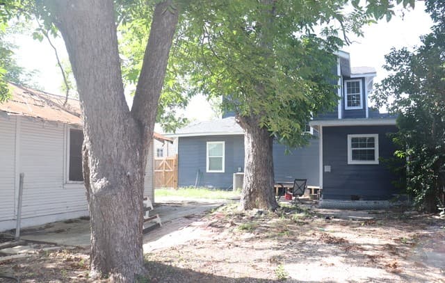 2735 E Houston St, San Antonio, TX 78202 — photo 5