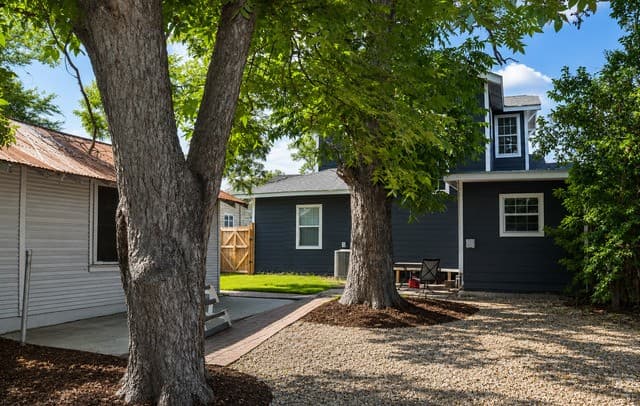 2735 E Houston St, San Antonio, TX 78202 — photo 9