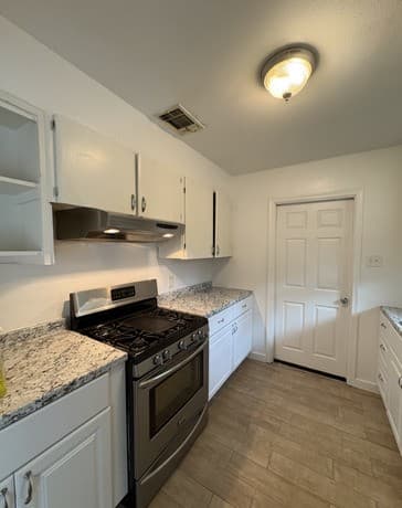 355  Cresham, San Antonio, TX 78218 — photo 3