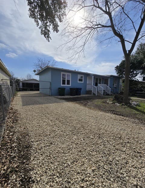 1124  Fenfield, San Antonio, TX 78211 — photo 2