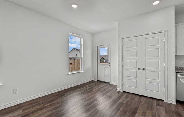 8203  Smithers Avenue, San Antonio, TX 78252 — photo 17