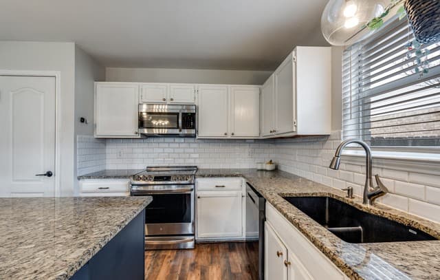 1017  Silvertree, Schertz, TX 78154 — photo 11