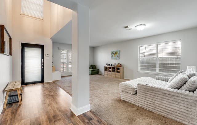 1017  Silvertree, Schertz, TX 78154 — photo 4