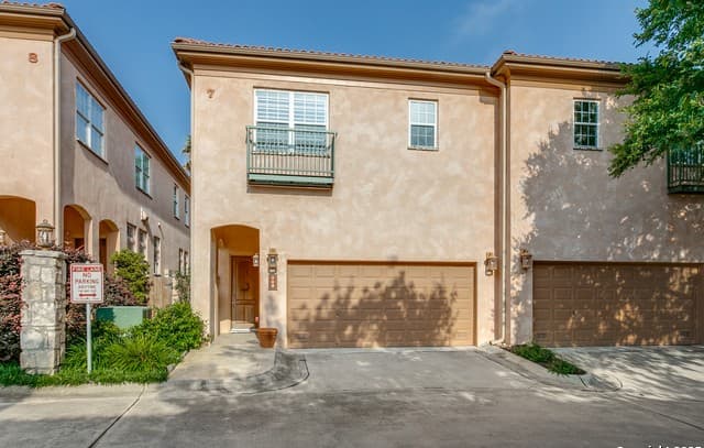 7897  Broadway Unit 702