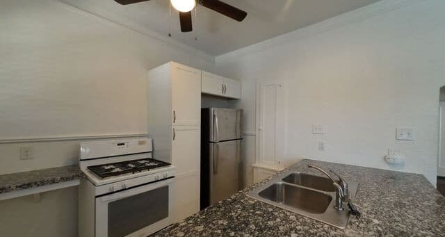 703 W French Pl Unit 4, San Antonio, TX 78212 — photo 2