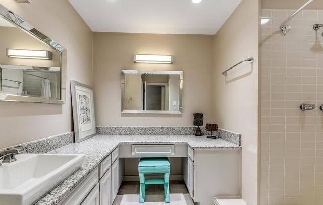 7711  Callaghan Unit APT 301, San Antonio, TX 78229 — photo 16