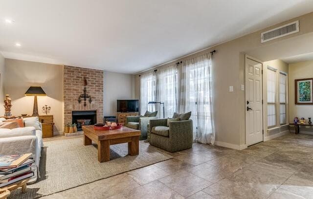 7711  Callaghan Unit APT 301, San Antonio, TX 78229 — photo 2