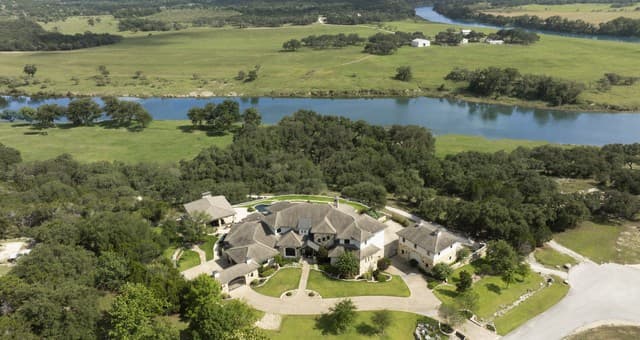 325  River Rdg, Spring Branch, TX 78070 — photo 3