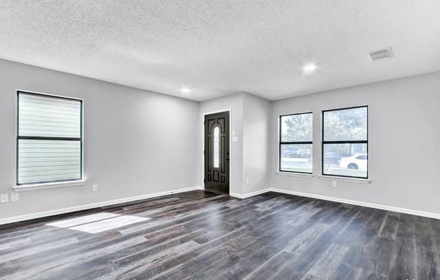 9715  Kashmir Dr, San Antonio, TX 78251 — photo 2