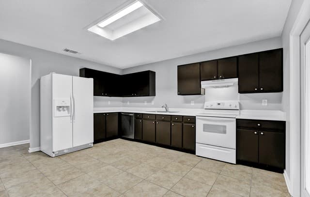 9715  Kashmir Dr, San Antonio, TX 78251 — photo 7