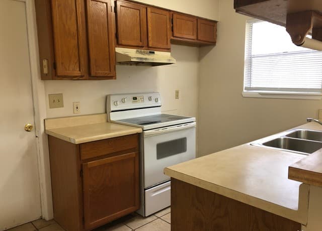 205  Beverly Dr, Schertz, TX 78154 — photo 3