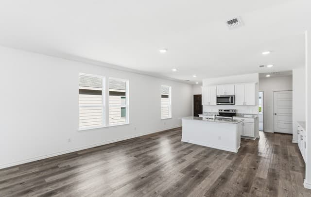8361  Hamrick Circle, San Antonio, TX 78252 — photo 13